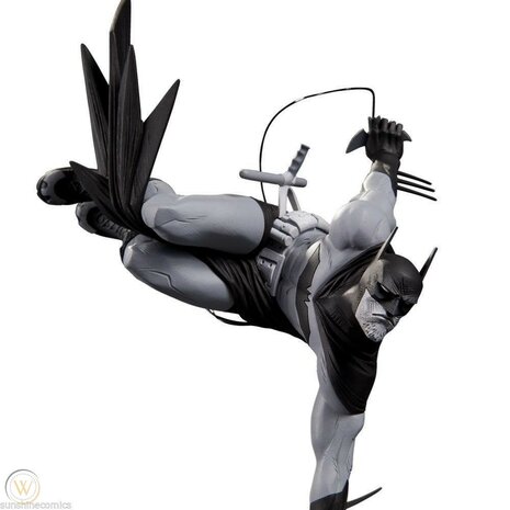 Batman Black and white statue - Sean Murphy