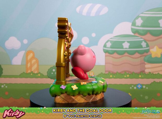 Kirby PVC Statue Kirby and the Goal Door 24 cm